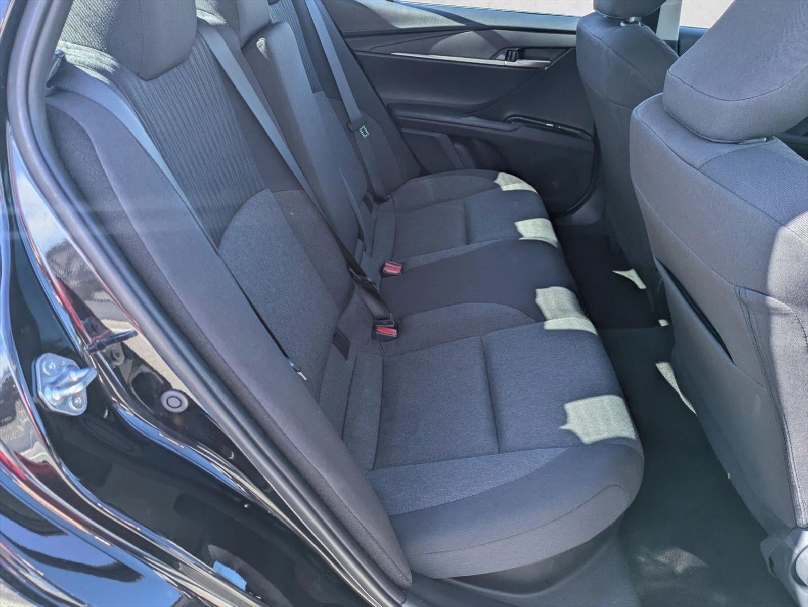 2025 Toyota Camry LE (SE)