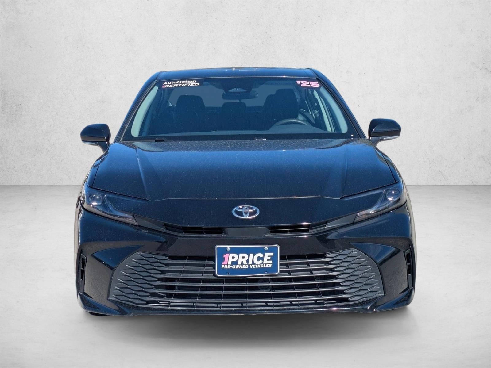 2025 Toyota Camry LE (SE)