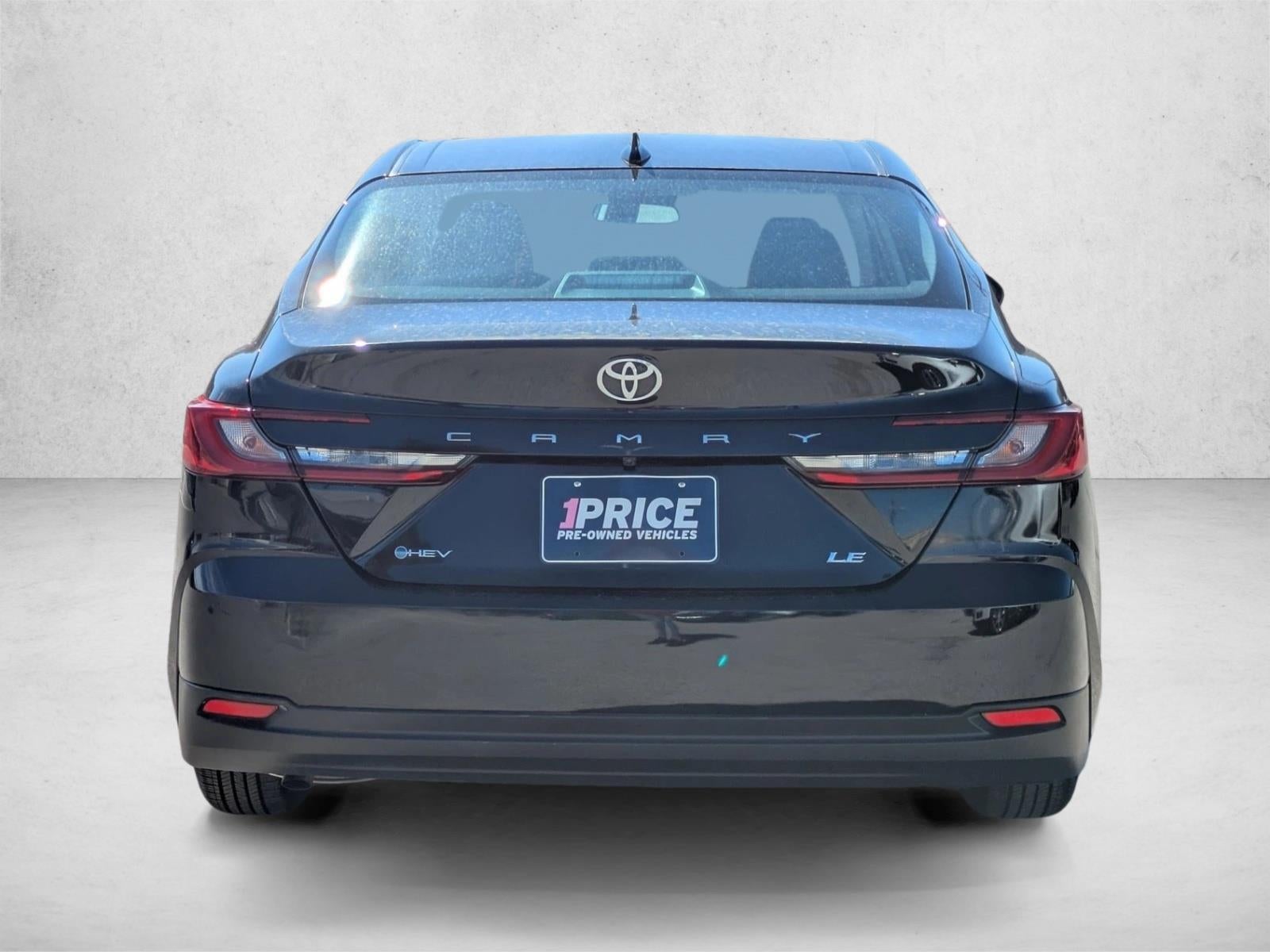 2025 Toyota Camry LE (SE)