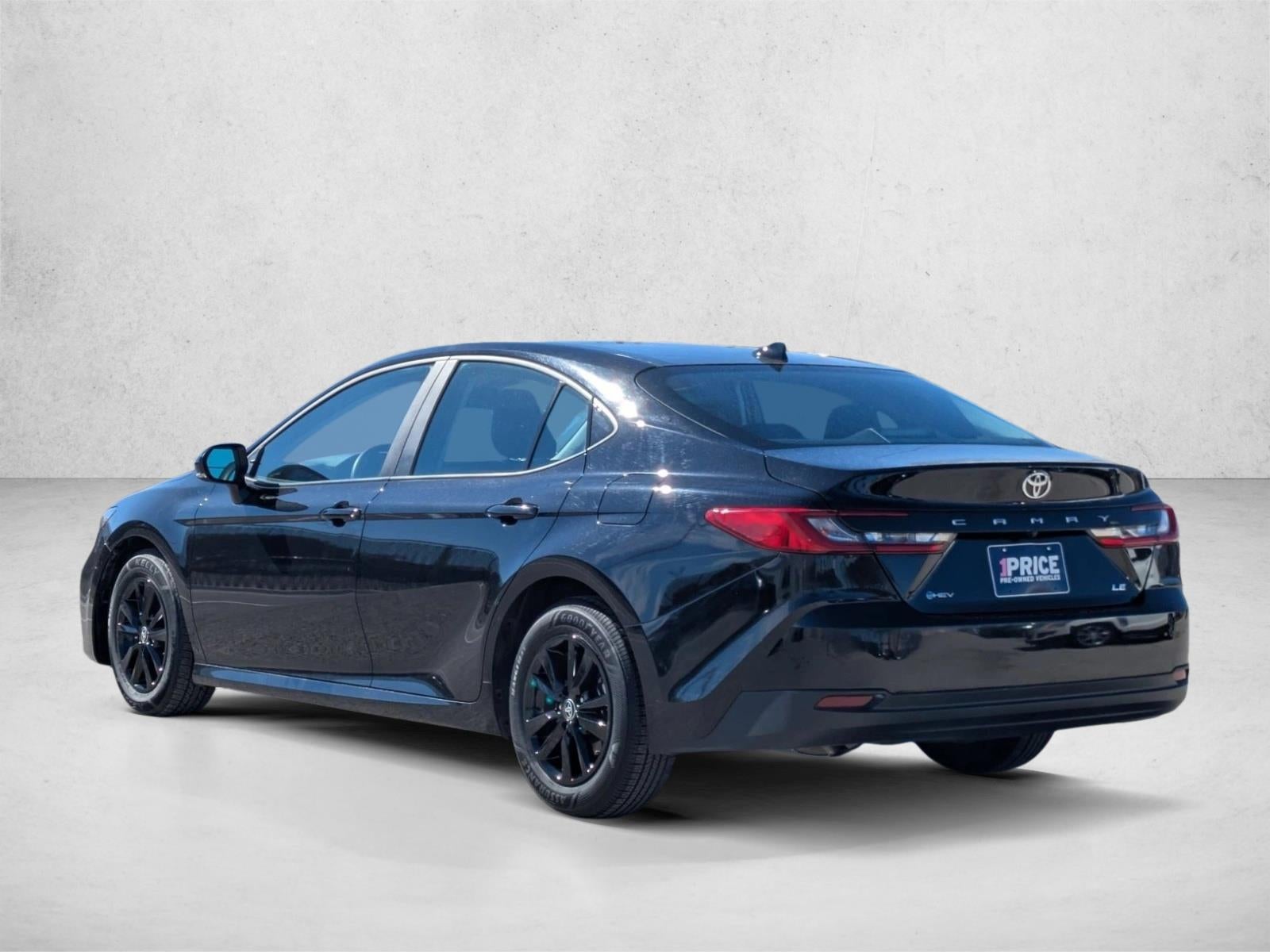 2025 Toyota Camry LE (SE)