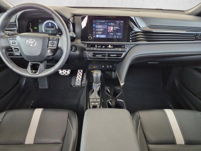 2025 Toyota Camry SE (Natl)