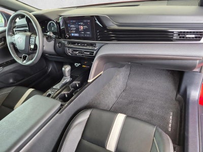 2025 Toyota Camry SE (Natl)