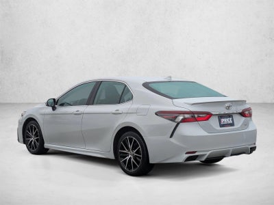 2024 Toyota Camry SE Auto (SE)