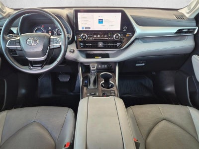 2023 Toyota Highlander Platinum FWD (Natl)
