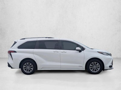 2021 Toyota Sienna LE FWD 8-Passenger (Natl)
