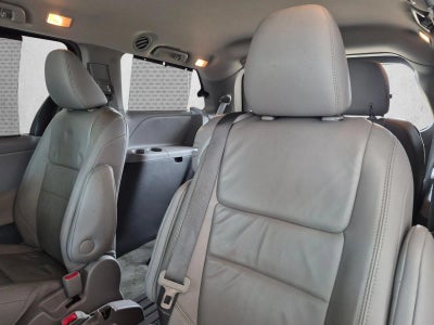 2017 Toyota Sienna XLE FWD 8-Passenger (Natl)