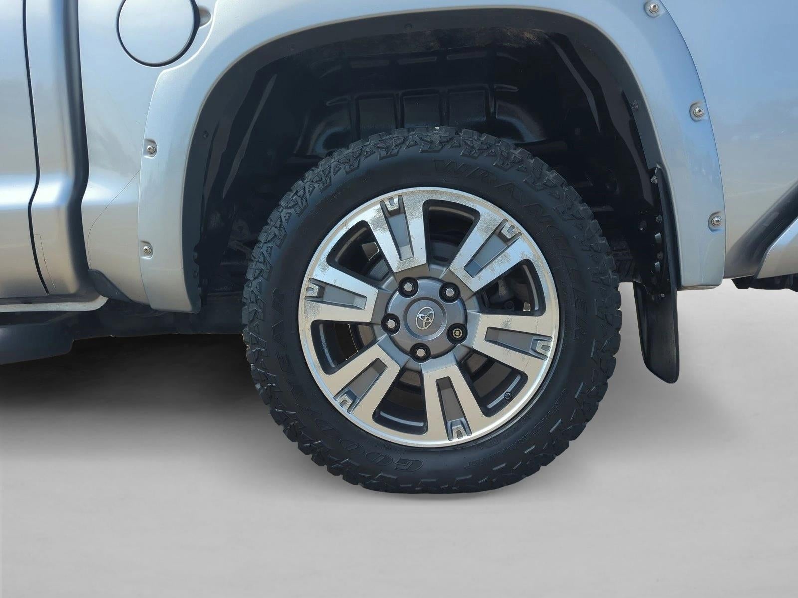 2018 Toyota Tundra 4WD 4WD Platinum CrewMax 5.5' Bed 5.7L FFV (SE)