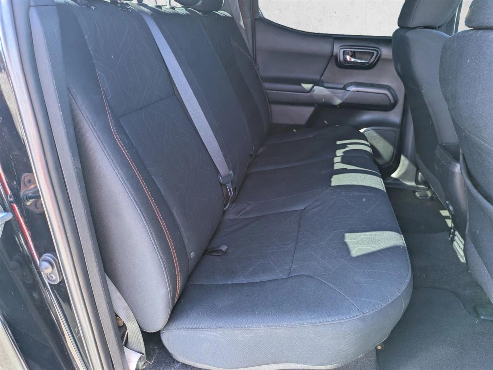 2017 Toyota Tacoma TRD Off Road Double Cab 5' Bed V6 4x4 AT (Natl)