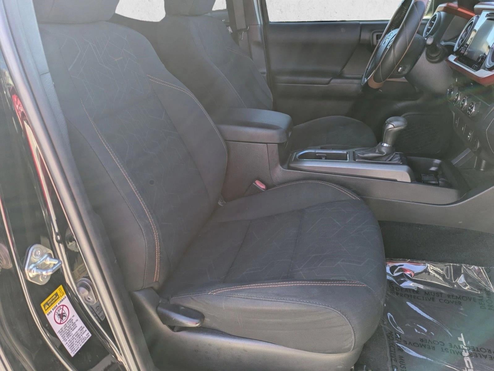 2017 Toyota Tacoma TRD Off Road Double Cab 5' Bed V6 4x4 AT (Natl)