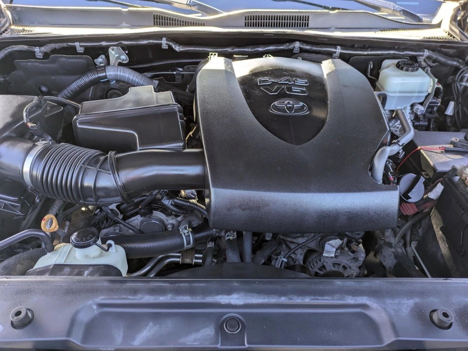 2017 Toyota Tacoma TRD Off Road Double Cab 5' Bed V6 4x4 AT (Natl)