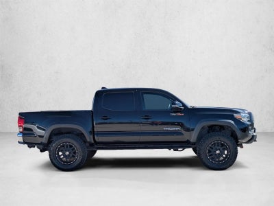2017 Toyota Tacoma TRD Off Road Double Cab 5' Bed V6 4x4 AT (Natl)