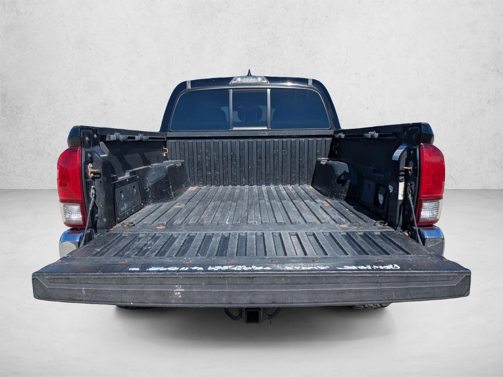 2017 Toyota Tacoma TRD Off Road Double Cab 5' Bed V6 4x4 AT (Natl)