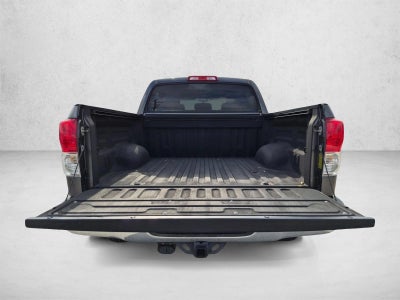 2013 Toyota Tundra 4WD Truck 4WD CrewMax Short Bed 5.7L FFV Platinum (Natl)
