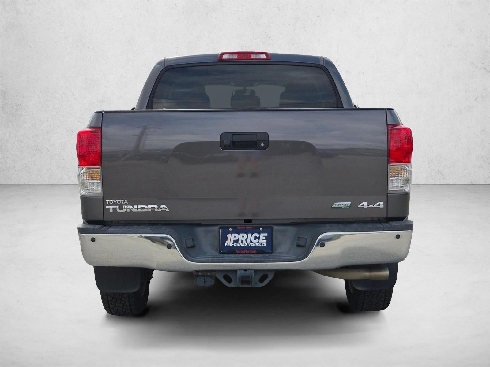 2013 Toyota Tundra 4WD Truck 4WD CrewMax Short Bed 5.7L FFV Platinum (Natl)
