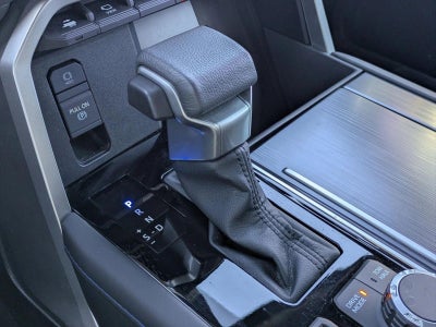 2025 Toyota Sequoia Platinum 4WD (Natl)