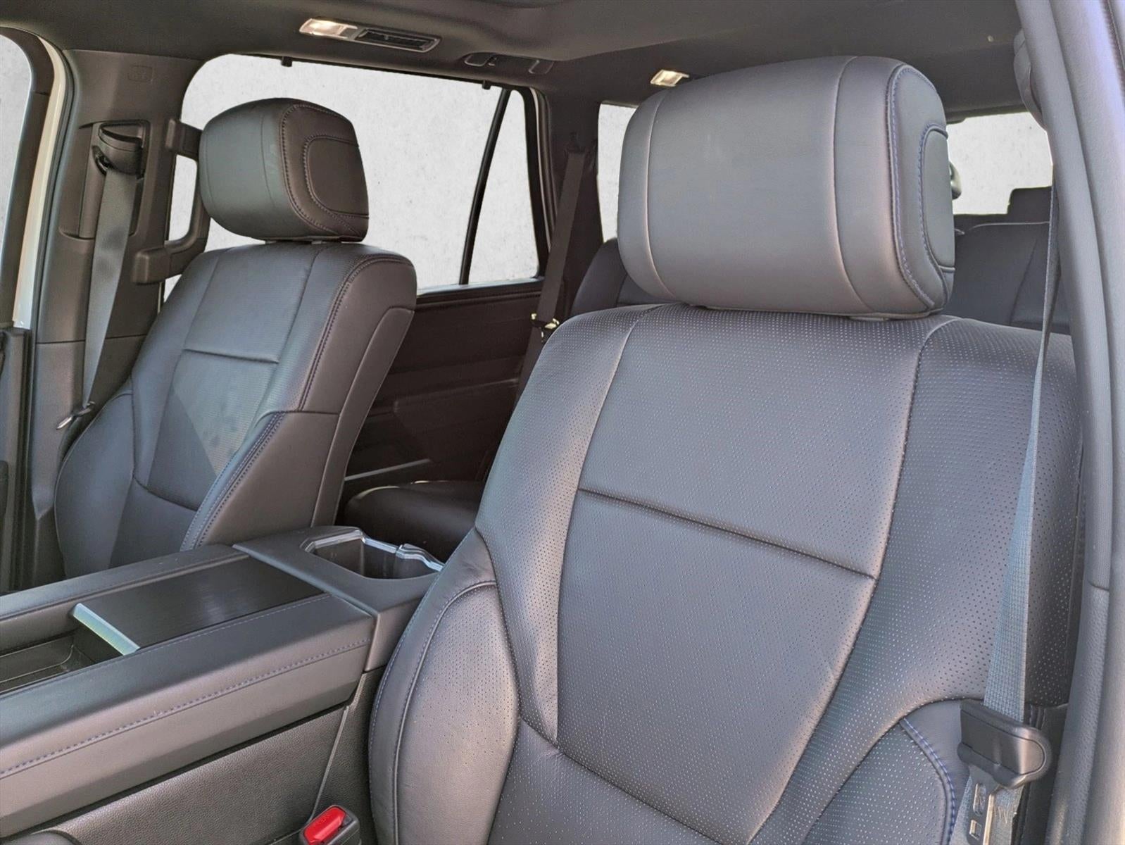 2025 Toyota Sequoia Platinum 4WD (Natl)