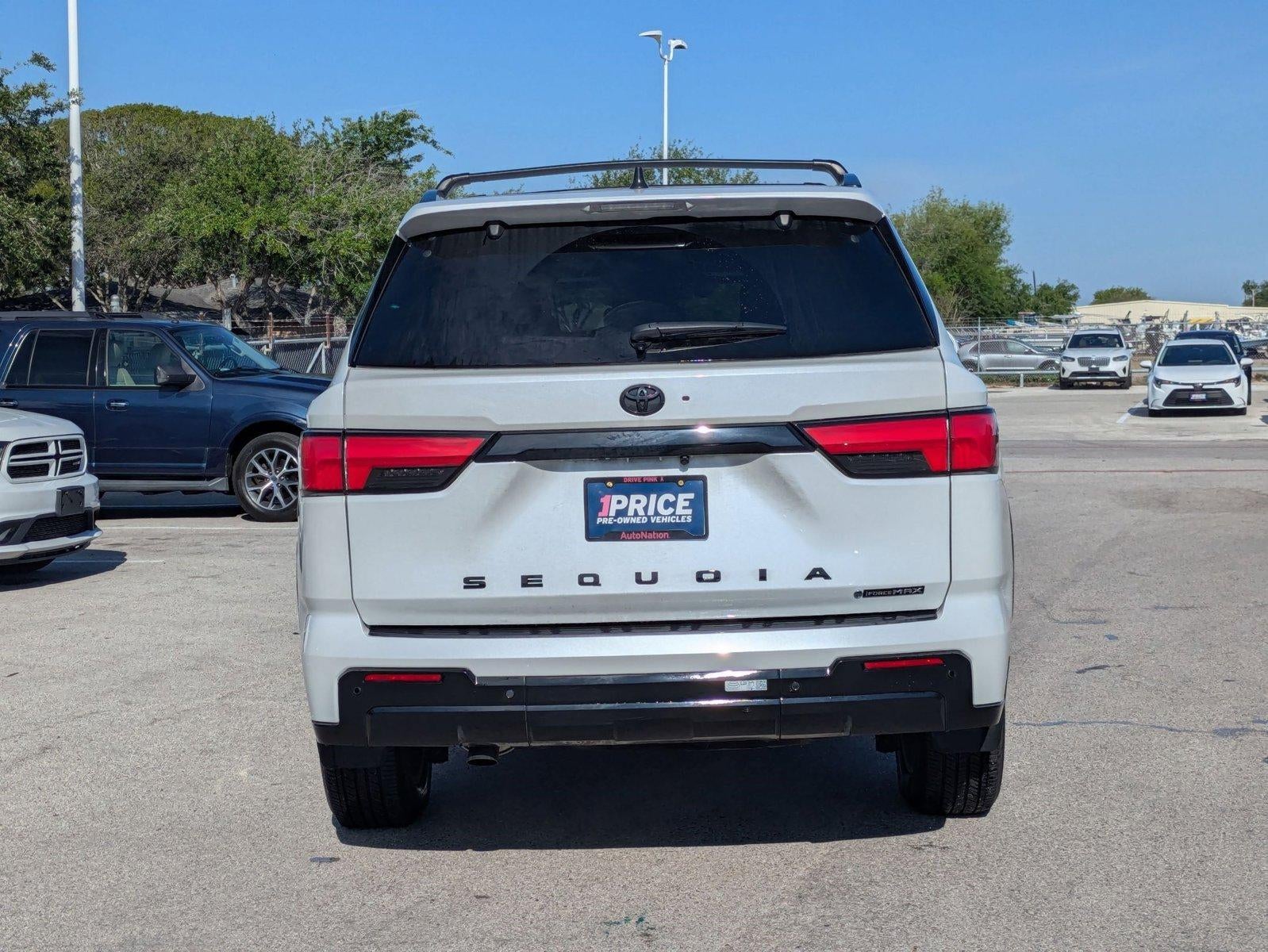 2025 Toyota Sequoia Platinum 4WD (Natl)