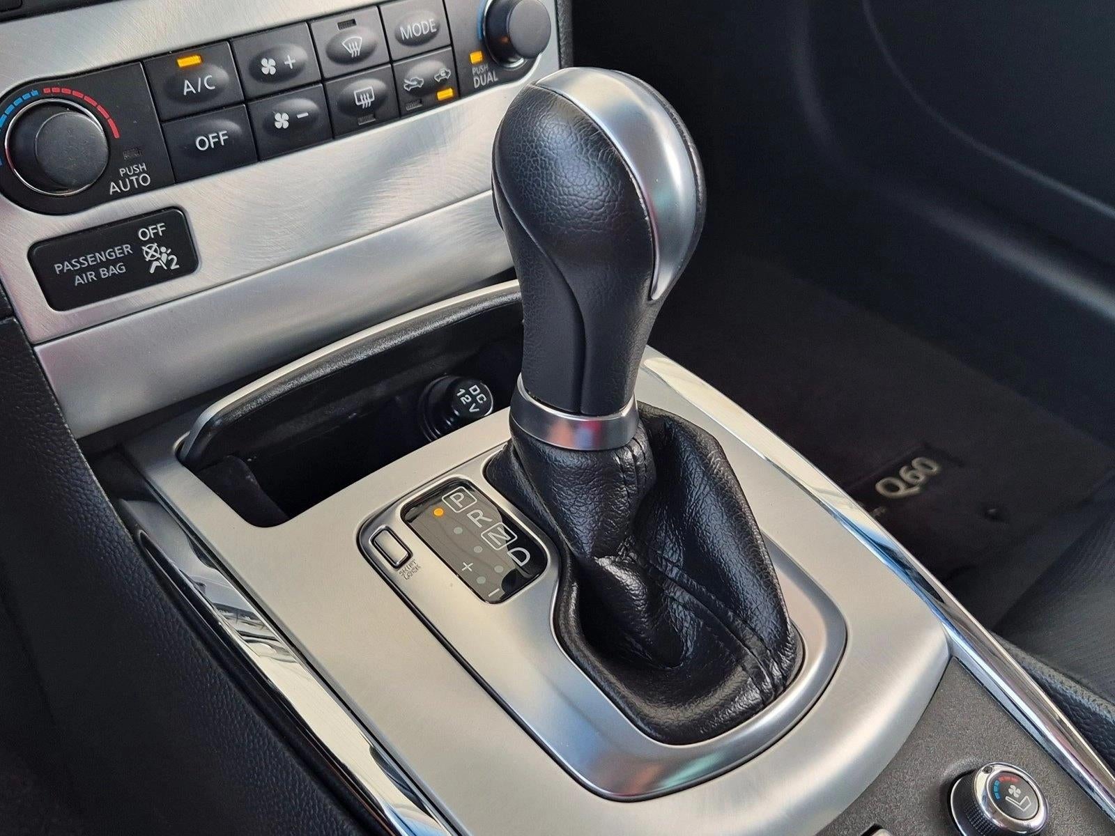 2015 INFINITI Q60 Convertible RWD