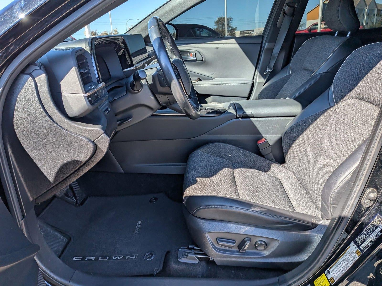 2023 Toyota Crown XLE AWD (Natl)