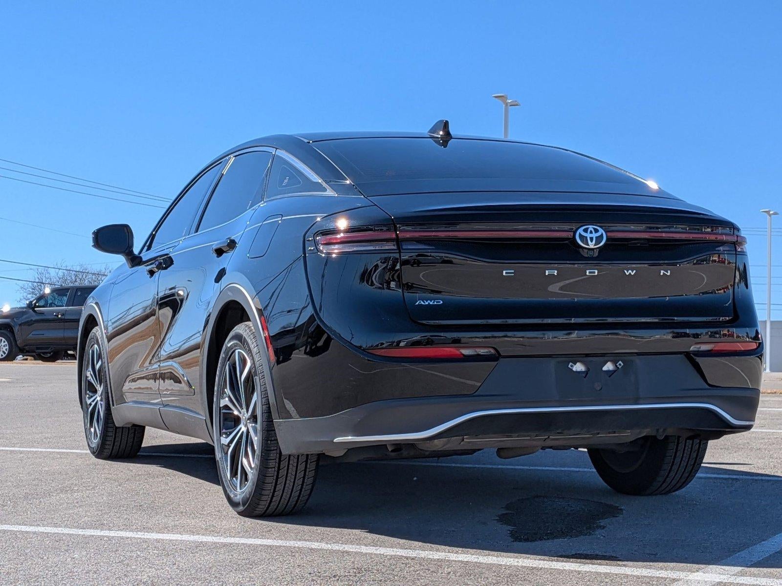 2023 Toyota Crown XLE AWD (Natl)