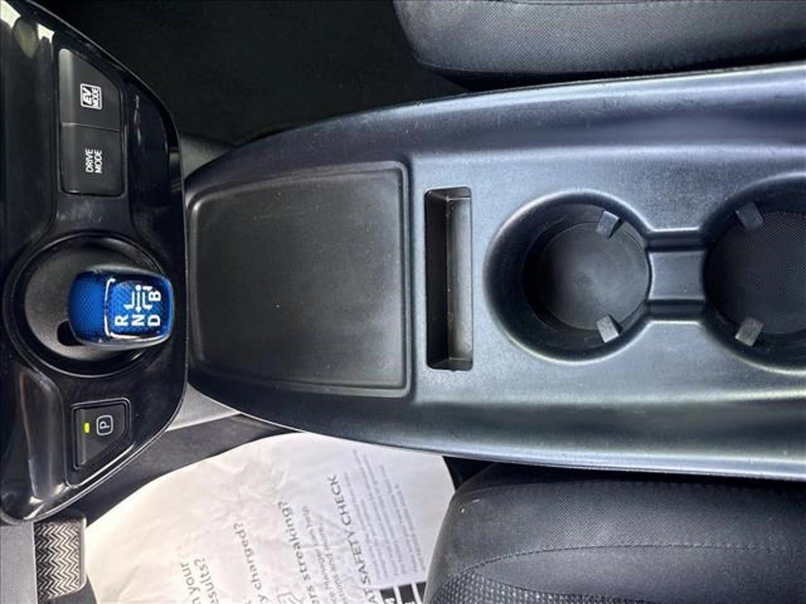2021 Toyota Prius LE (Natl)