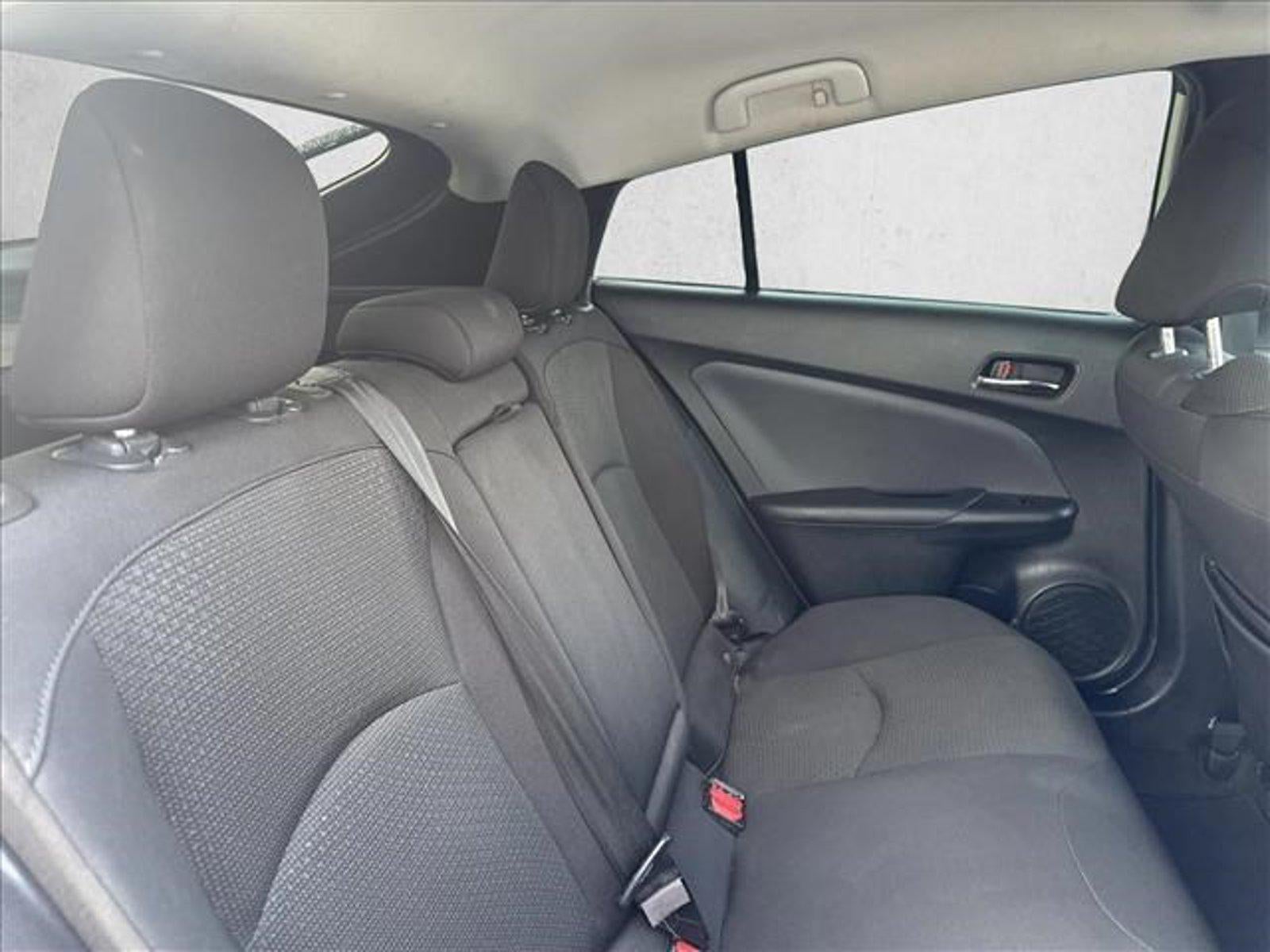 2021 Toyota Prius LE (Natl)