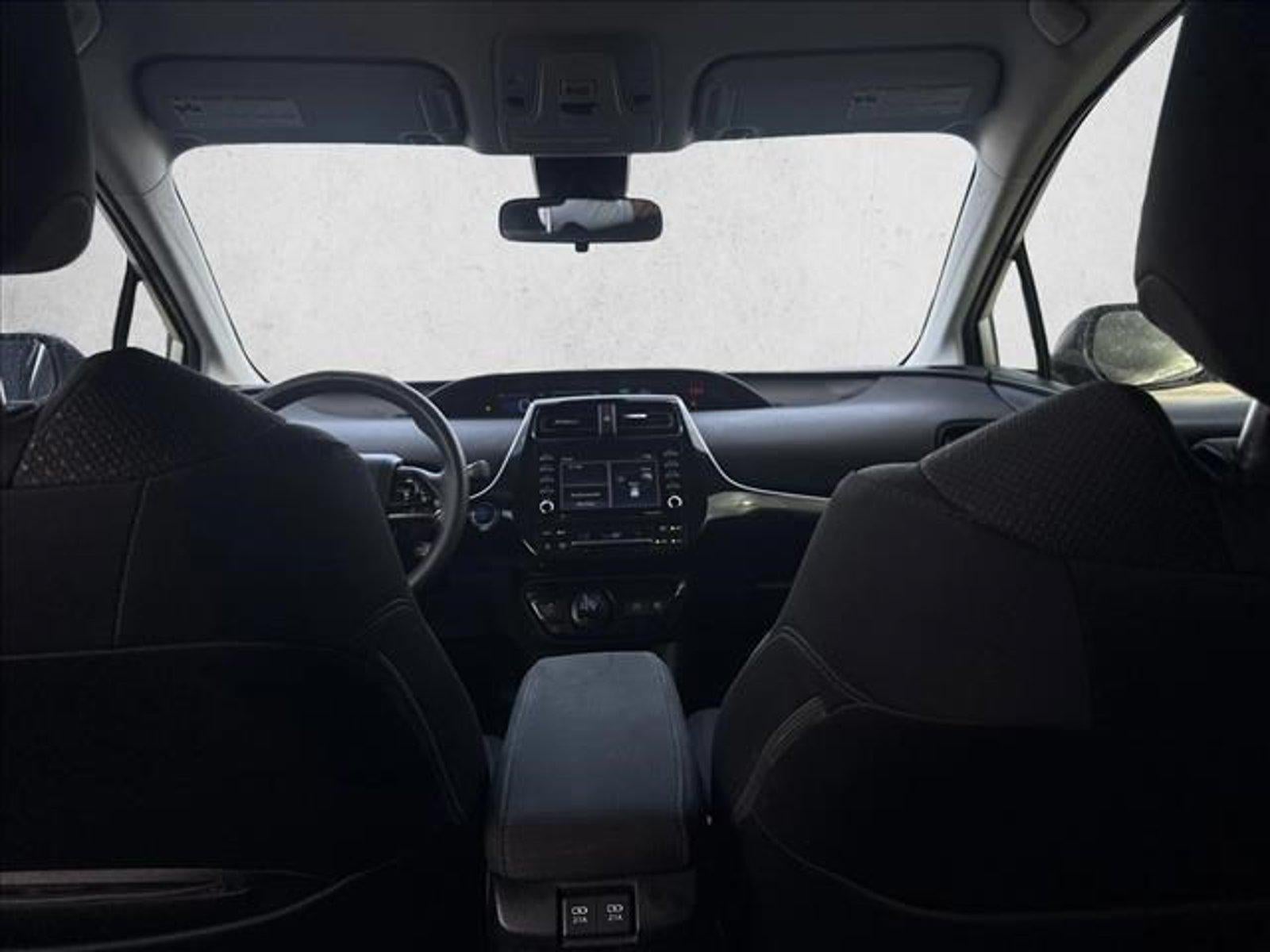 2021 Toyota Prius LE (Natl)