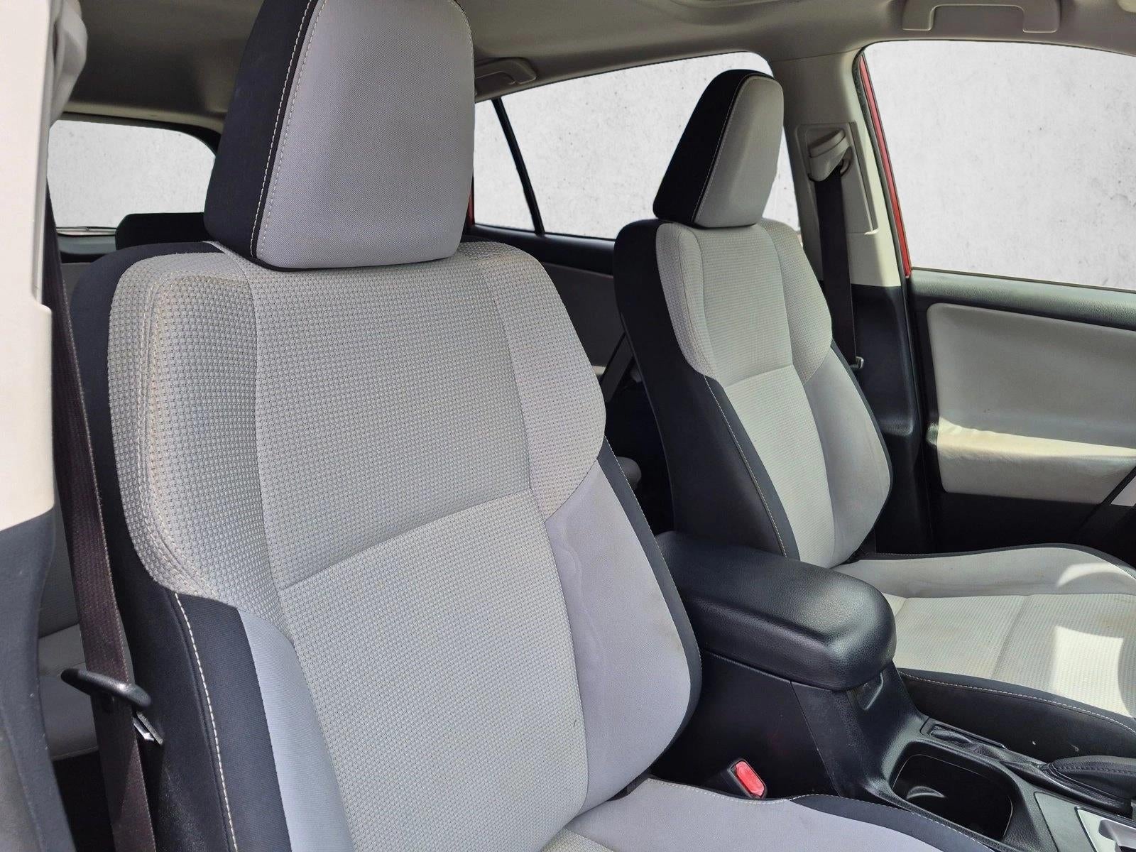 2016 Toyota RAV4 FWD 4dr XLE (GS)