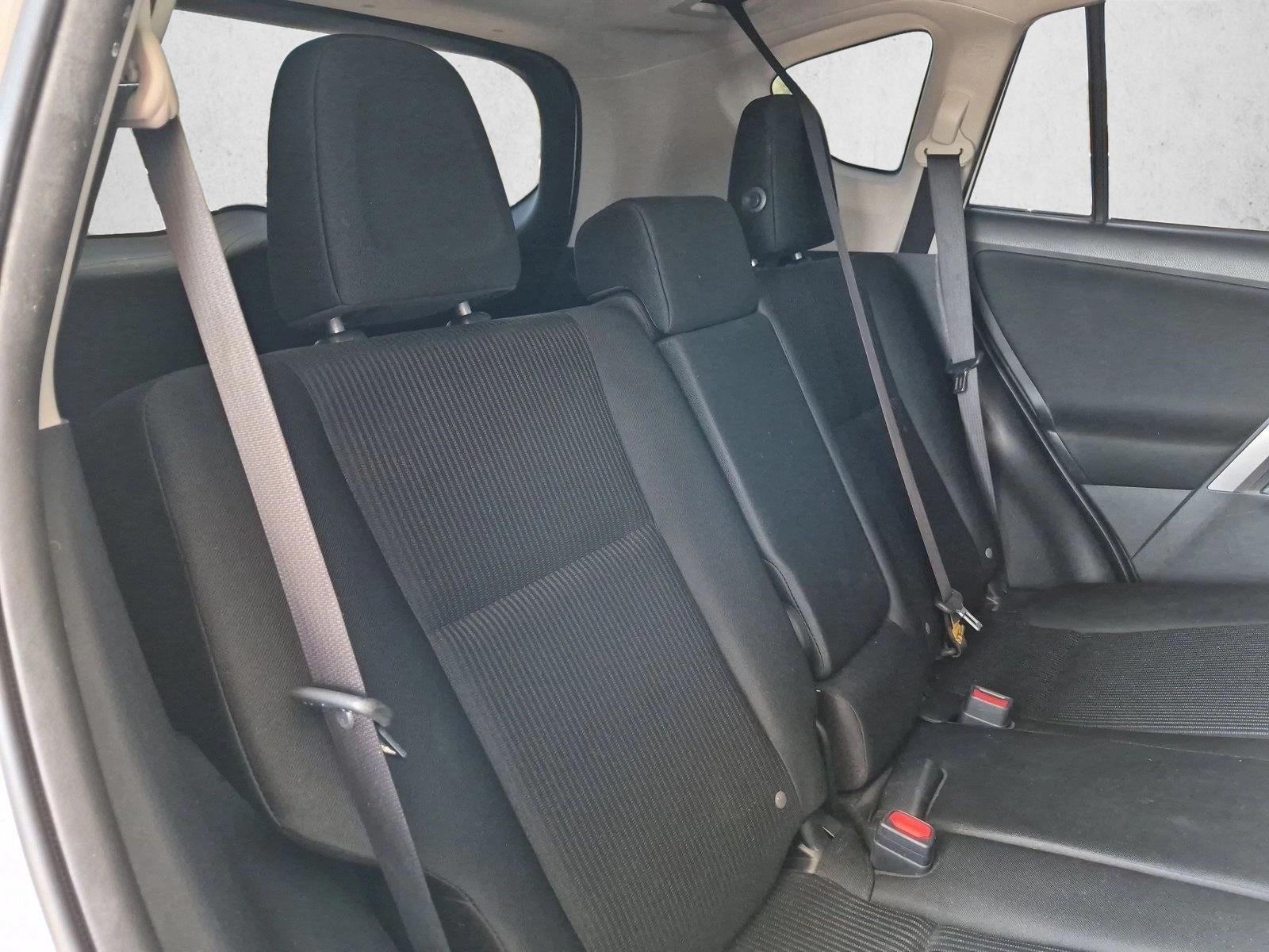 2018 Toyota RAV4 LE FWD (GS)