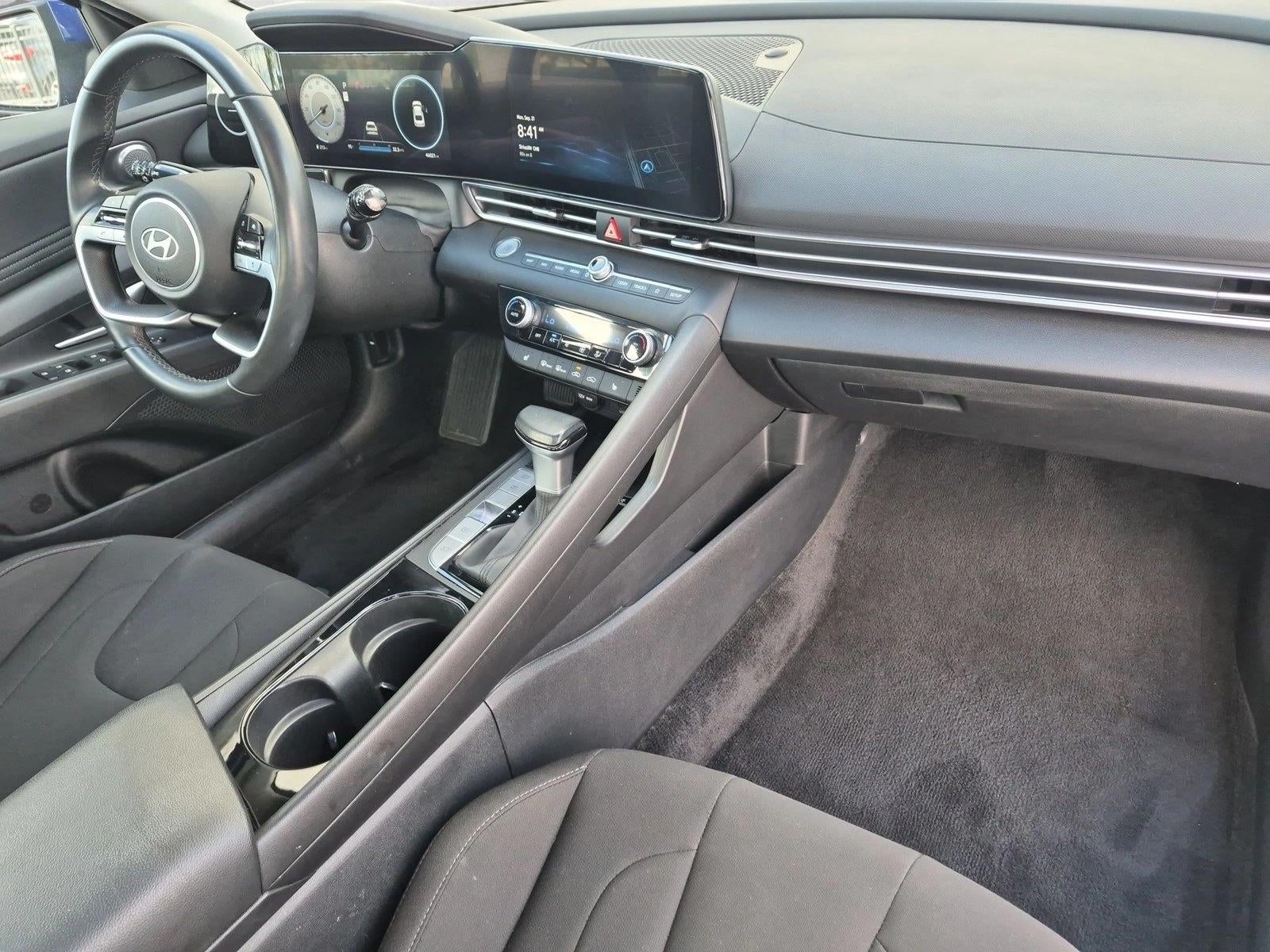 2025 Hyundai ELANTRA SEL Convenience IVT