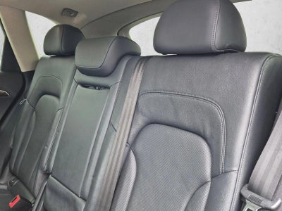 2012 Audi Q5 quattro 4dr 3.2L Prestige